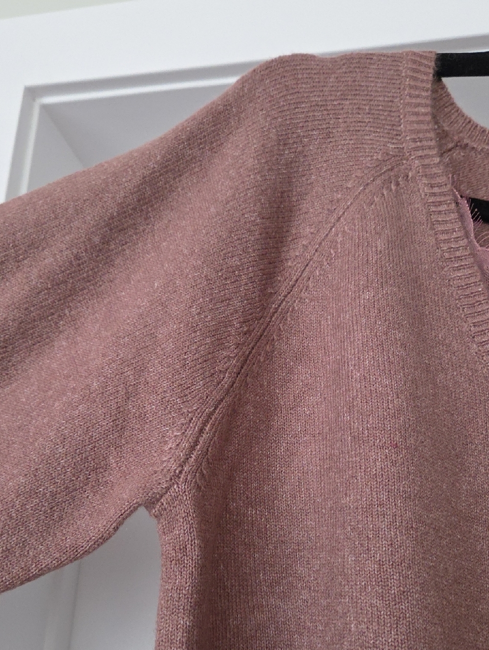 NWOT Reitmans Mauve Pink V-Neck Sweater With Lace Detail - Size L - Picture 4 of 8